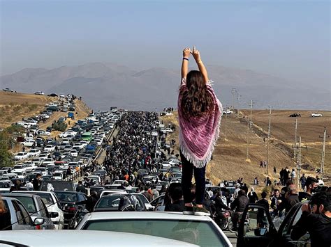 Clashes as thousands attend Mahsa Amini memorial in Iran’s Saqqez | News | Al Jazeera