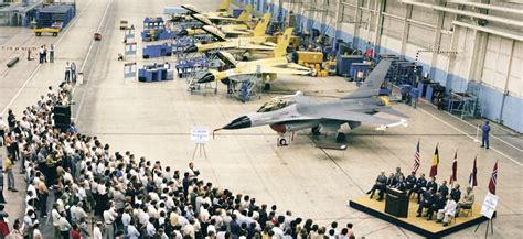 Lockheed-Martin Inks $14 Billion Deal to Produce F-16 Fighter Jets for ...