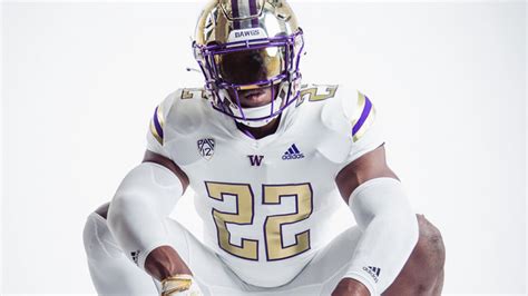 Washington Huskies Unveil “Husky Royalty” Alternate Uniforms – SportsLogos.Net News