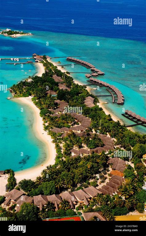 INDIAN OCEAN, MALDIVES, RESORT AERIAL VIEW Stock Photo - Alamy