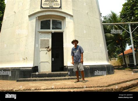 Portrait of a lighthouse keeper at Cikoneng lighthouse (Anyer ...