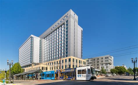 Hyatt Regency Portland at the Oregon Convention Center Cascadia Windows ...