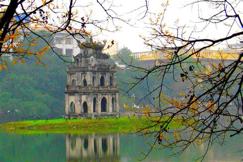 Hoan Kiem Lake - The Brilliant Pearl inside Hanoi