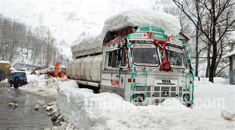 Kashmir snowfall heaviest in 20 years, say locals after Valley cut off from rest of India | The ...