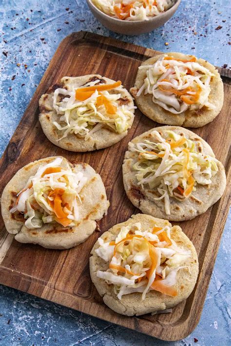 Pupusas Recipe (Salvadoran Corn Cakes) - Chili Pepper Madness