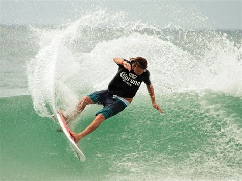 See the first leg of the Surfing World Tour in the Gold Coast. | Australia, Surfing, Places to visit