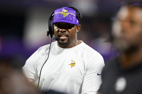 With head coach jobs all filled, Brian Flores will remain Vikings' DC ...