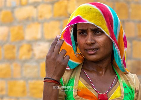 ERIC LAFFORGUE PHOTOGRAPHY - Portrait of a rajasthani woman with a sari ...