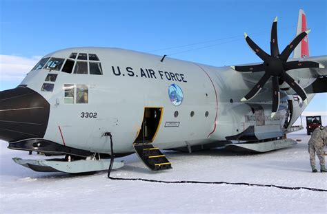 Vehicle I-D: LC-130 à La skis, can I get skis for my model C-130 kit? | Blind Bat News