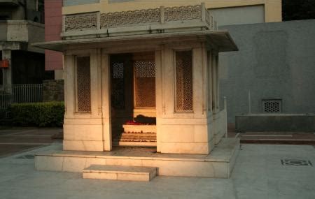 Tomb Of Mirza Ghalib, Delhi | Ticket Price | Timings | Address: TripHobo