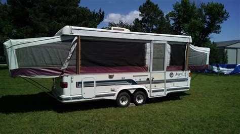 1990's model Jayco Designer Series Pop-up Camper - DiscoverStuff