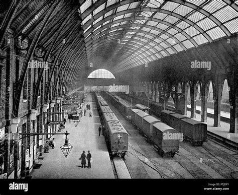 Kings Cross Railway Station, London early 1900’s Stock Photo - Alamy