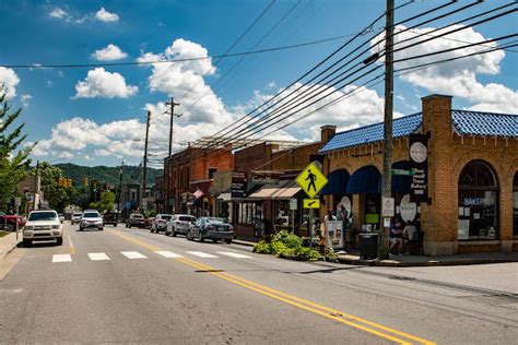 Weaverville Blends Vibrant Downtown District With Country Living