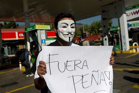 Mexicans block roads, gas stations to protest price hikes