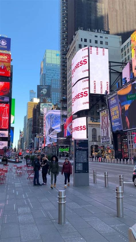 Captivating Christmas Vibes in Times Square