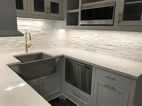 White Ledgerstone Backsplash with Quartz Countertops - Tile & Stone ...