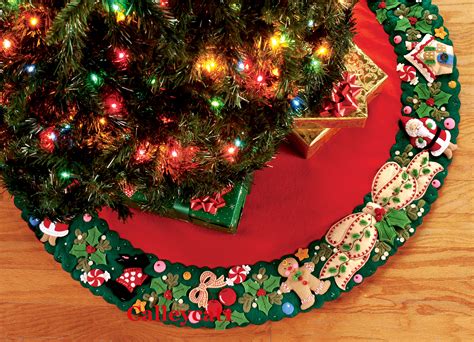 Mary's Wreath 42" Bucilla Felt Christmas Tree Skirt Kit #85466 - FTH ...