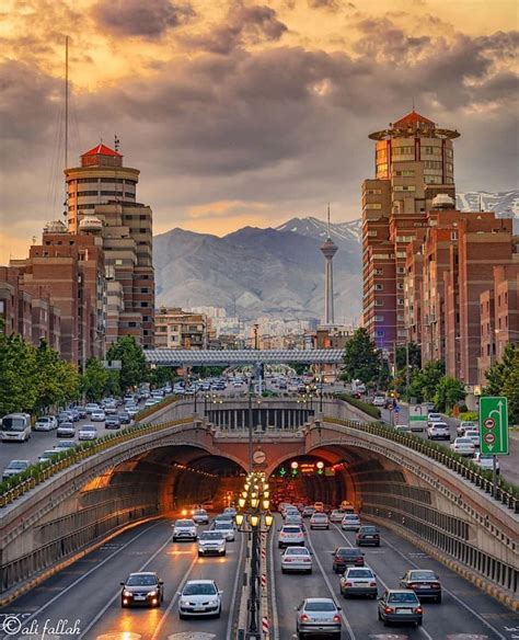 Téhéran , capitale de l’Iran | Meilleurs endroits à visiter, Voyage en ...