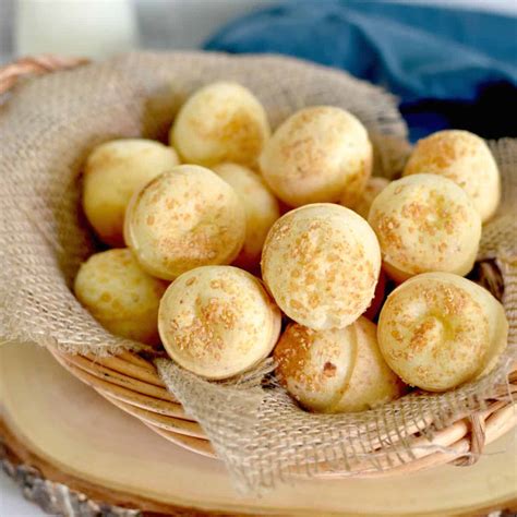 Easy Brazilian Cheese Bread (Pão de Queijo)