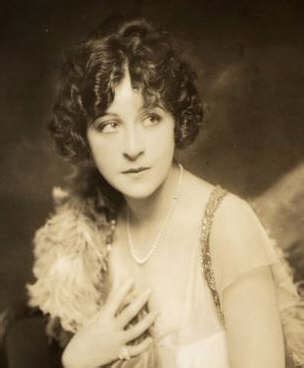 Fanny Brice biography, birth date, birth place and pictures