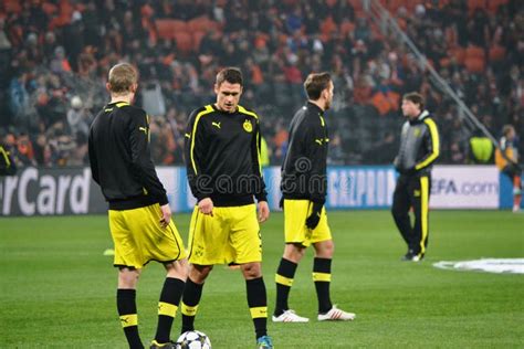 Borussia Dortmund Football Players are Ready To Play Editorial Photography - Image of stadium ...