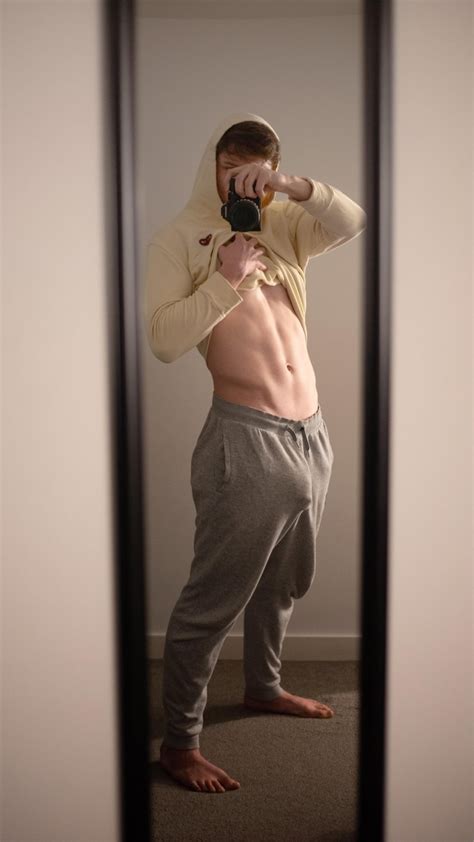 Bulge in sweatpants as requested. 🚀 : r/GraySweatpants