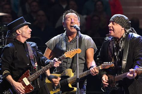 Bruce Springsteen On The Difficulty Of Reuniting E Street Band