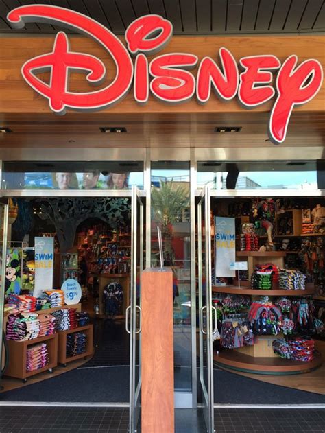 Disney Store Celebrates Grand Opening of New Location in Houston ...