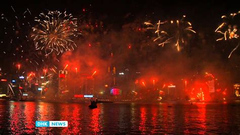 Hong Kong's New Year Fireworks 2015 - YouTube