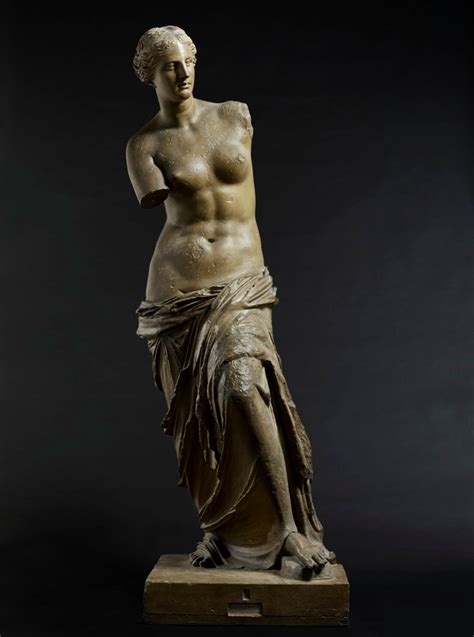 7 Famous Ancient Greek Female Statues You Should Know