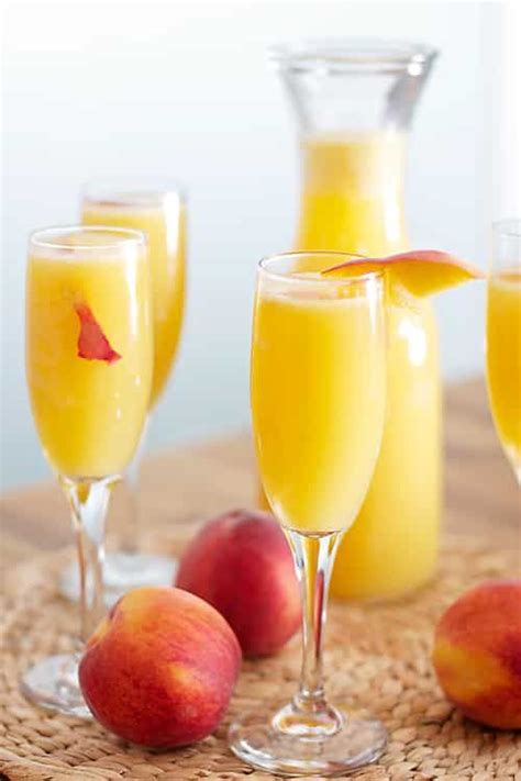 Peach Mimosas - Cheers! 15 Mimosa Recipes That Demand A Refill | Mimosa recipe, Yummy drinks ...