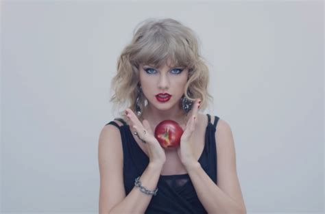 Taylor Swift's 'Blank Space' Music Video Hits 3 Billion Views