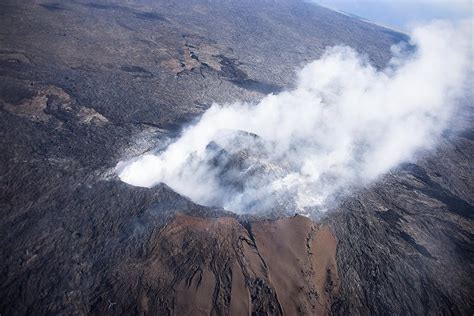 Volcanoes Adventure Tour From Kona: Triphobo