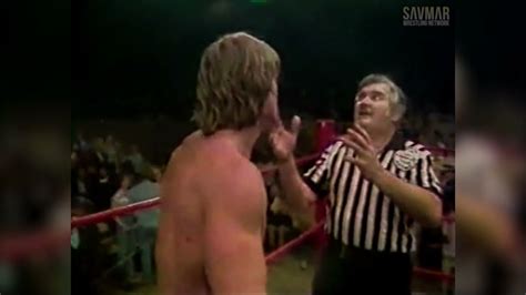 Ric Flair (c) vs. Kevin Von Erich, NWA World Title Match - WCCW, 04/01/1983 - YouTube