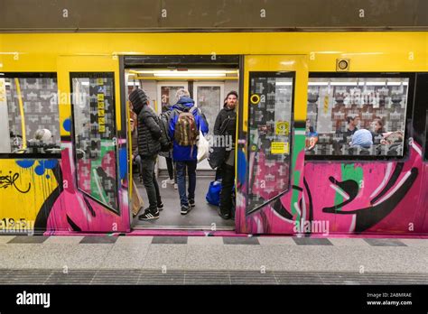 U-Bahn, Graffiti, Berlin, Deutschland Stock Photo - Alamy