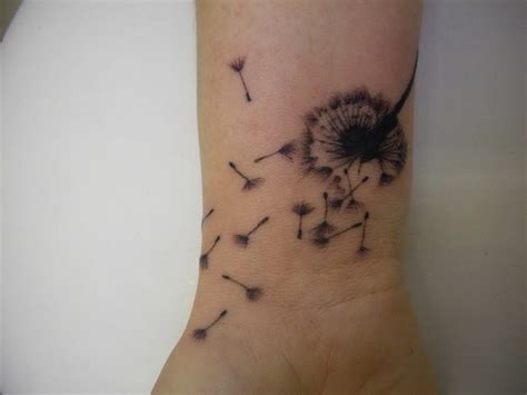 50 Cute Wrist Tattoos - Pelfind