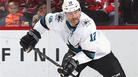 Marleau returns to Sharks in pursuit of Gordie Howe's record of games played | CBC Sports