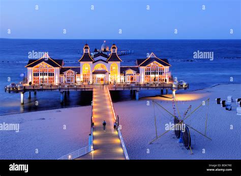 Sellin Pier, Ruegen Island, Baltic Sea Coast, Northern Germany Stock ...