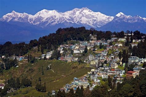 Darjeeling - The Queen of Hills Places to visit - | TheTravelShots