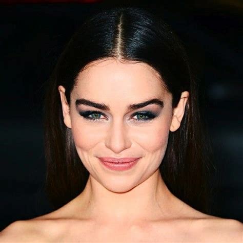 Emilia Clarke's Makeup Artist Reveals the Secret to a Younger-Looking ...