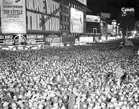 Old Photographs of New Year's Eve Celebrations in Times Square ...