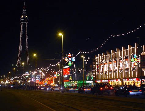 File:Blackpool tower and illuminations.jpg - Wikipedia