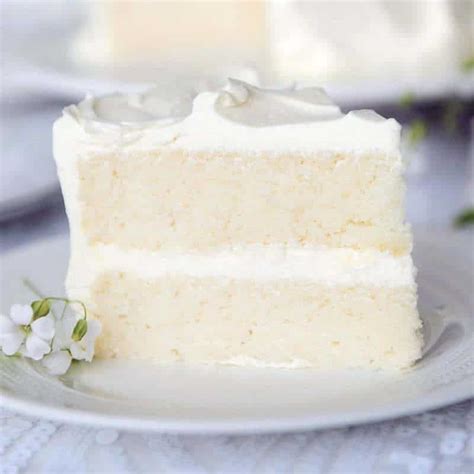 Recette de gâteau blanc à partir de zéro (doux et moelleux) - Shop Ici ...