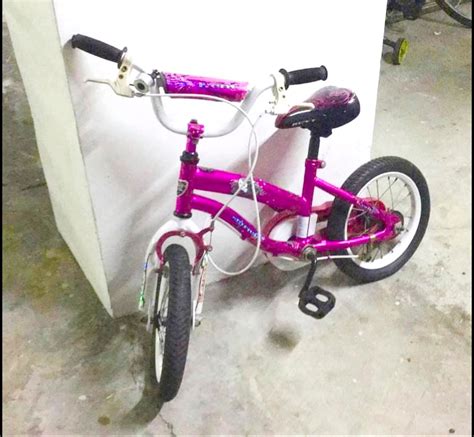 Kids bike with training wheels, Sports Equipment, Bicycles & Parts, Bicycles on Carousell