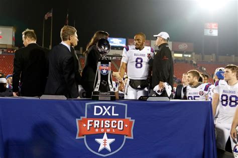 Trophy Presentation | Frisco Bowl