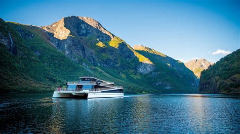 7 Day Cruise & Train : Express Norway Tour : Nordic Visitor