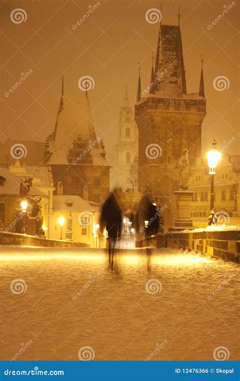 Charles Bridge in the Night in Winter Stock Photo - Image of lamp, winter: 12476366