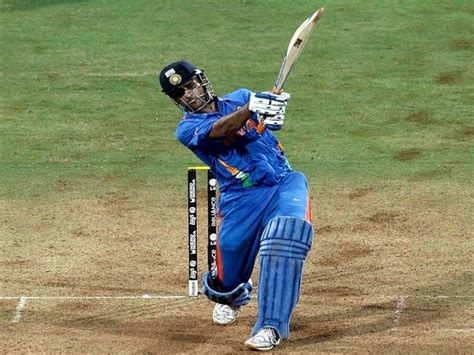 Did you know? MS Dhoni’s bat from World Cup 2011 is the ‘most expensive ever’