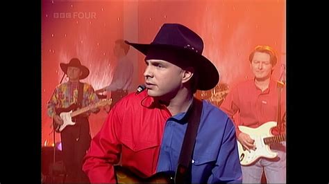 Garth Brooks - Standing Outside The Fire - TOTP - 1994 - YouTube