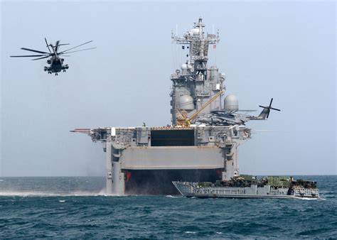 USS Tarawa LHA 1 conducting amphibious landings in June of 2003 near ...